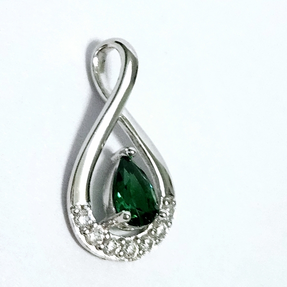 Emerald Sterling Silver Pendant - Picture 7 of 7